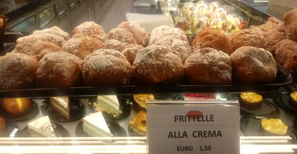 Frittelle alla crema, dragoste la prima vedere