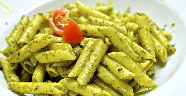 Paste fusilli cu sos pesto
